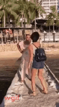 A6734401-F167-46E9-9294-D12F22B1A904.gif